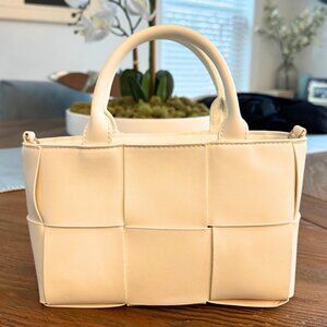 Urban Expressions Ivory Woven Small Handbag with Crossbody Strap NWT